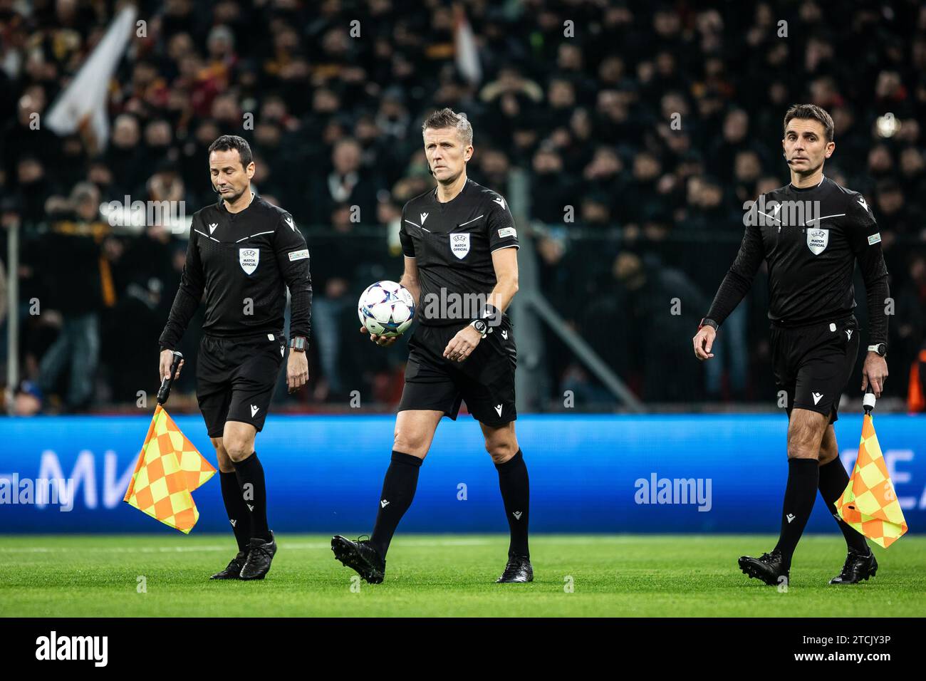 Copenhague, Danemark. 12 décembre 2023. Arbitre Daniele Orsato vu lors du match de l'UEFA Champions League entre le FC Copenhague et le Galatasaray au Parken à Copenhague. (Crédit photo : Gonzales photo/Alamy Live News Banque D'Images