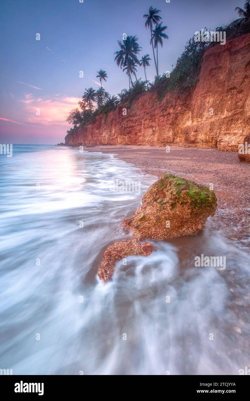 Red Cliff, Bang Saphan Noi, Prachuap Khiri Khan, Thaïlande Banque D'Images