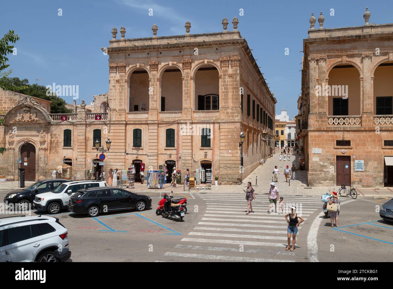 Palau de Torre-saura sur la place Plaça des Born ; Ciutadella de Menorca. Banque D'Images