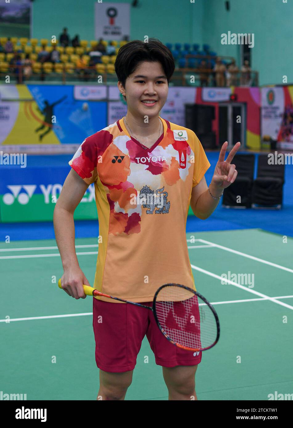 Lalinrat Chaiwan, de Thaïlande, fait des gestes après avoir remporté le match contre Line Christophersen (non photographié), de Danemark, lors de la finale du tournoi de badminton en simple féminin Super 100 de Yonex-Sunrise Guwahati Masters 2023 au complexe sportif intérieur de Sarju Sarai. Lalinrat Chaiwan a gagné 21-14, 17-21, 21-16. (Photo de Biplov Bhuyan / SOPA Images/Sipa USA) Banque D'Images