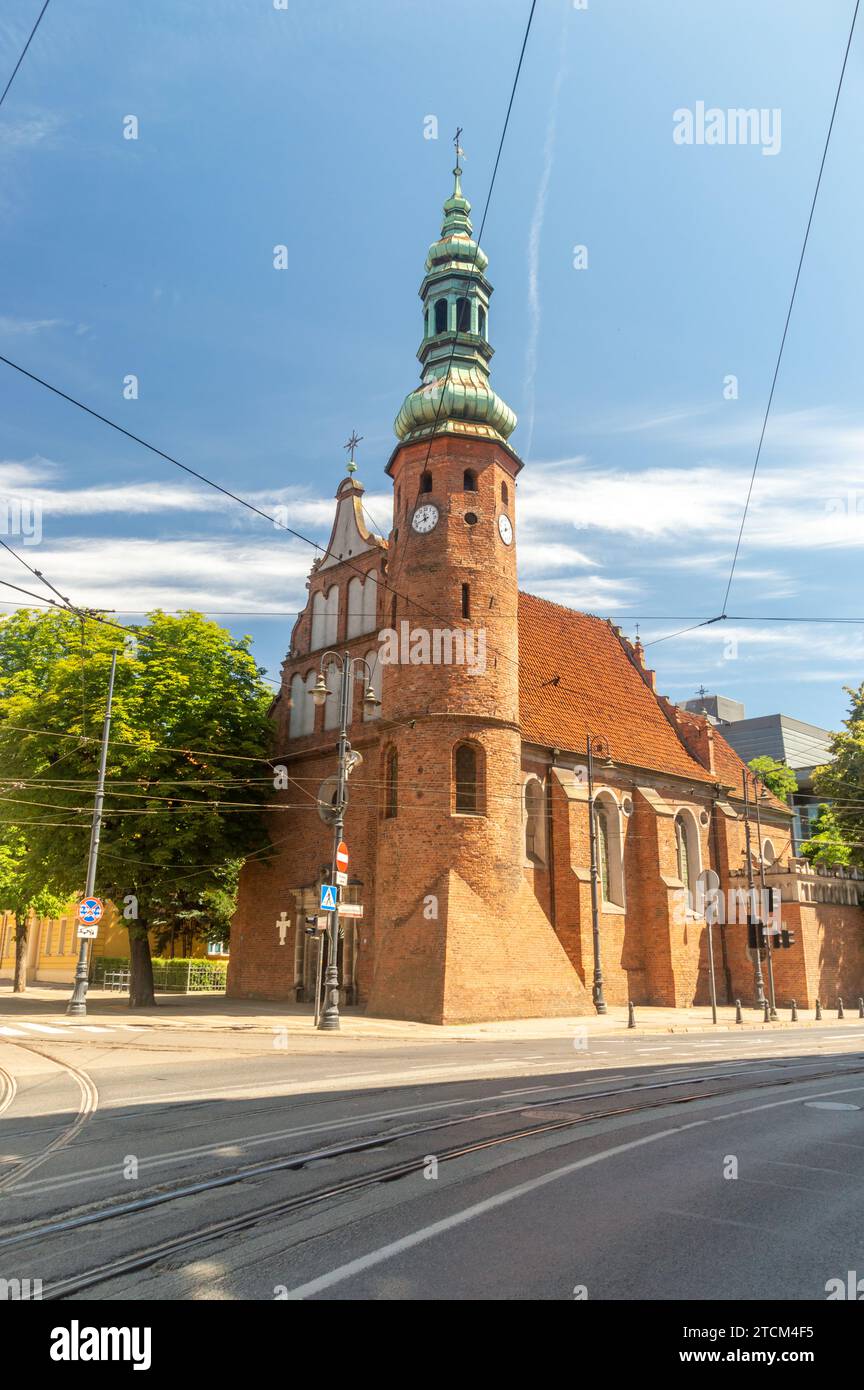 Bydgoszcz, Pologne - 9 juillet 2023 : Église catholique romaine de l'Assomption de la Bienheureuse Vierge Marie (Kosciol Rzymskokatolicki pw. Wniebowziecia NMP). Banque D'Images