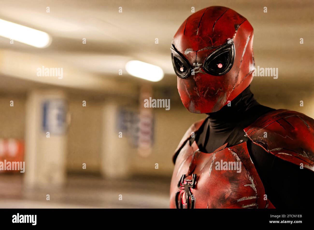 Un cosplayer masculin habillé en Spiderman de la franchise de films Marvel Comics Banque D'Images