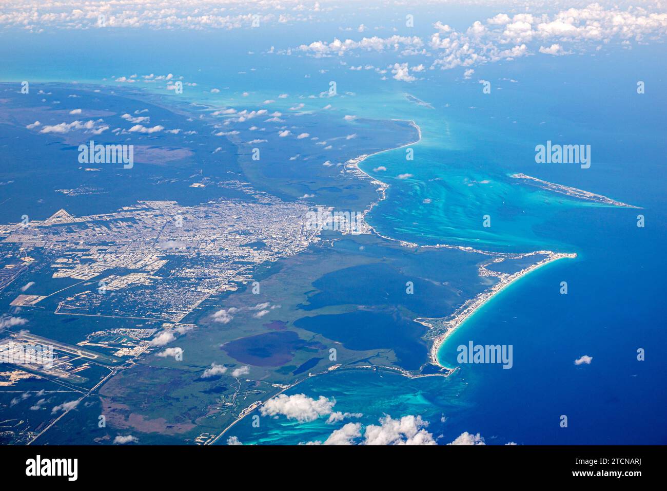 Cancun Mexique, péninsule du Yucatan, mer des Caraïbes, Isla Mujeres, zone hôtelière, vue aérienne d'en haut Banque D'Images