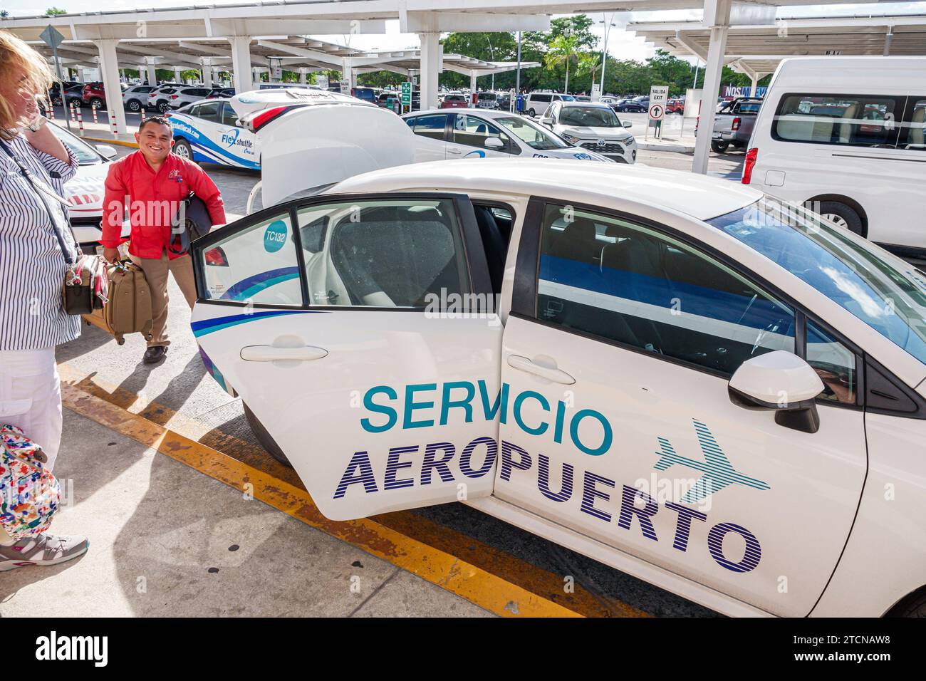 Merida Mexique, aéroport international de Merida, Aeropuerto Internacional Manuel Crescencio Rejon, extérieur extérieur, terminal, espagnol mexicain, Yucatan Banque D'Images