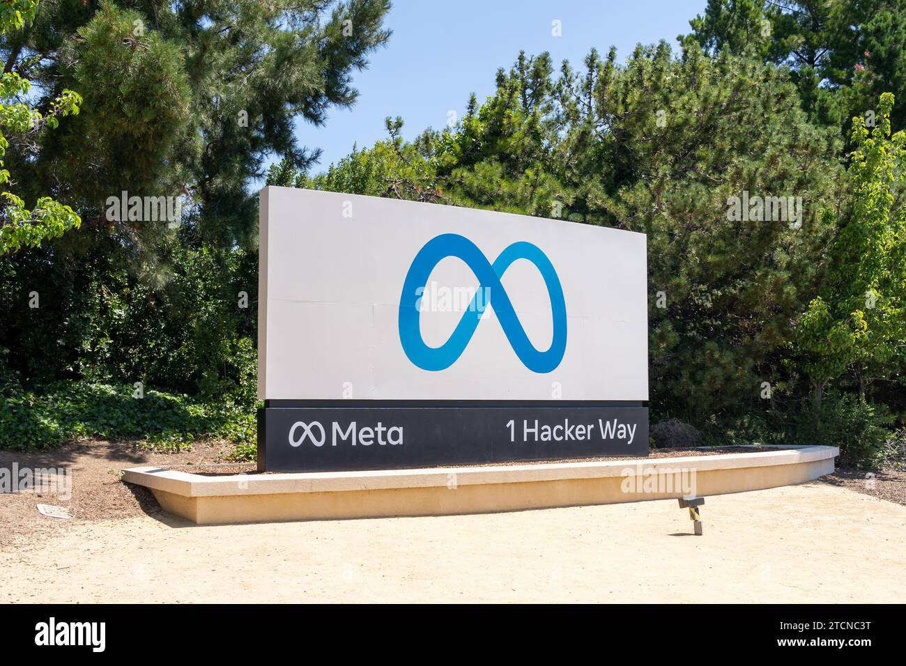 Le logo Meta est vu à l'extérieur du campus du siège social de Meta Platform Inc. À Menlo Park, Californie, États-Unis Banque D'Images