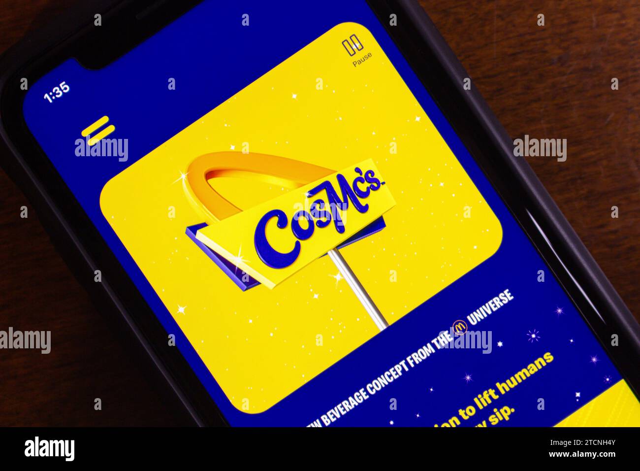 Vancouver, CANADA - décembre 12 2023 : le site web de CosMc vu dans un iPhone. CosMc's est un restaurant américain de restauration rapide, un spin-off de McDonald's. Banque D'Images