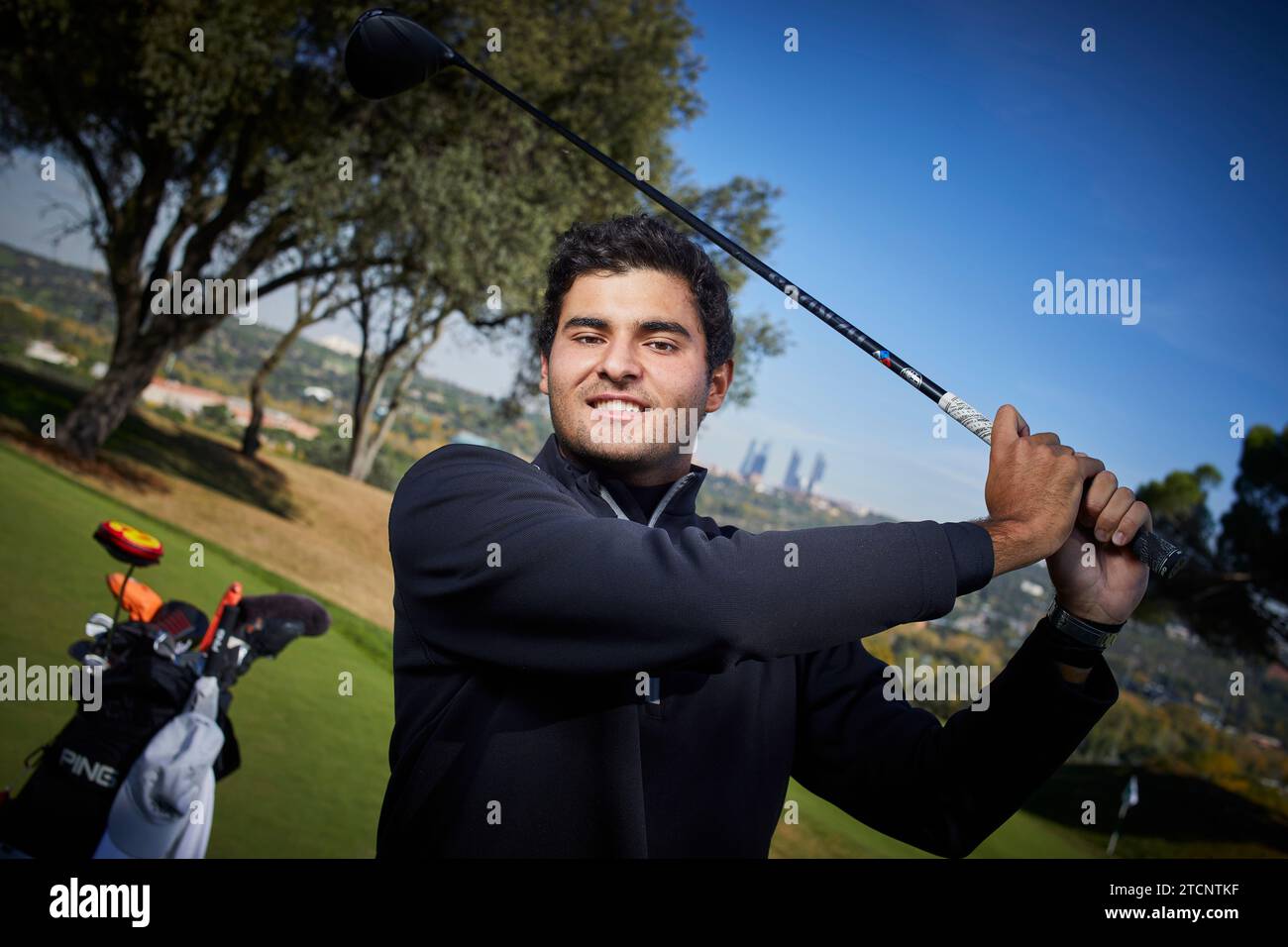 Madrid, 11/07/2022. Villa de Madrid Country Club. Portraits posés du golfeur Eugenio López Chacarra (Madrid, 2000) et vainqueur du tournoi LIV Golf Invitational Bangkok en 2022 d'une valeur de 5 millions de dollars. ARCHDC. Photo : Guillermo Navarro. Crédit : Album / Archivo ABC / Guillermo Navarro Banque D'Images