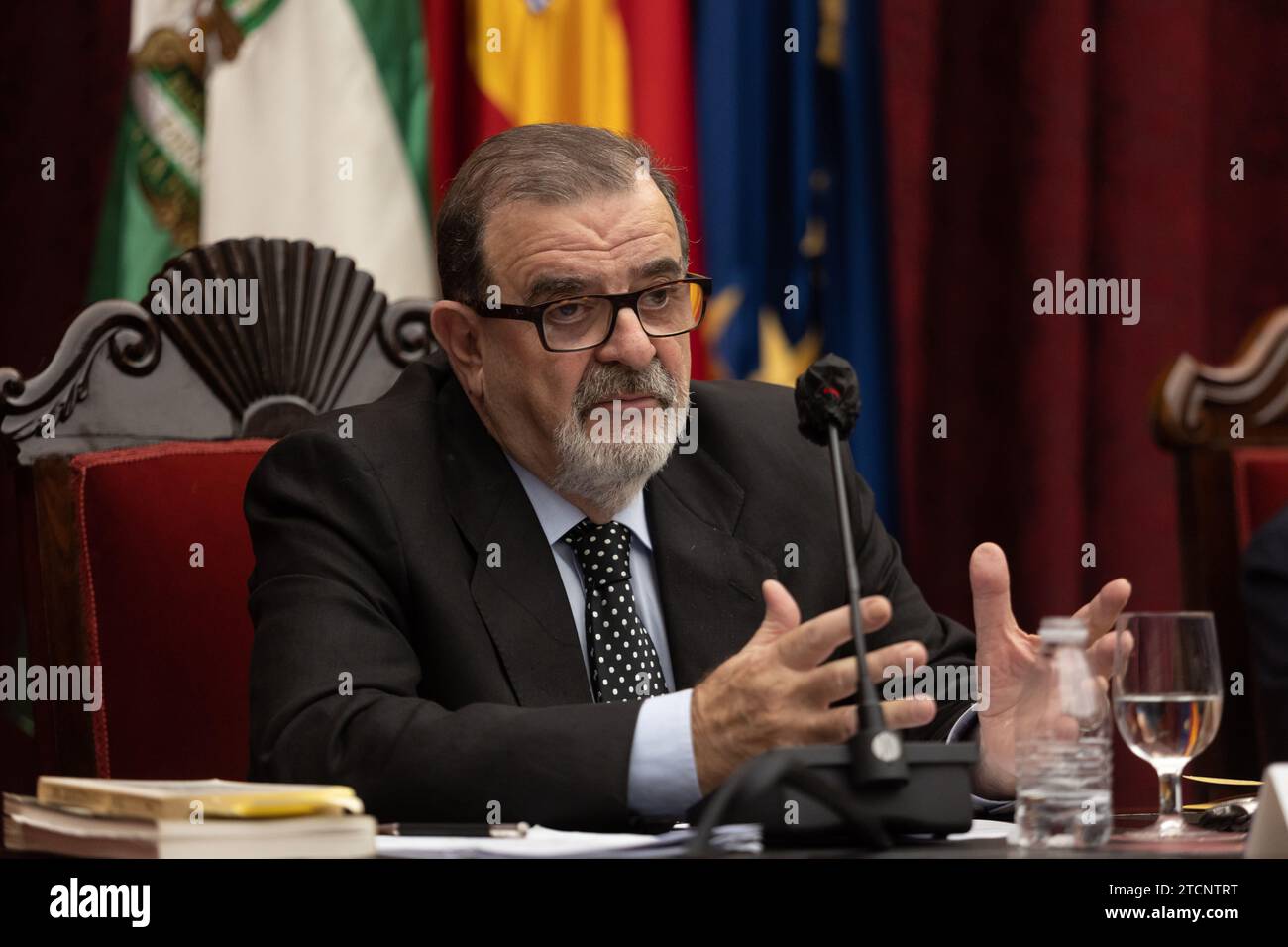 Séville, 10/24/2022. Présentation du livre par Rodríguez de la Borbolla, dans l'Auditorium universitaire. Juan Espadas, Fernando Rodríguez Villalobo, Alfonso Guerra, Manuel Chaves, entre autres, assistez. Photo : Vanessa Gómez. ARCHSEV. Crédit : Album / Archivo ABC / Vanessa Gómez Banque D'Images