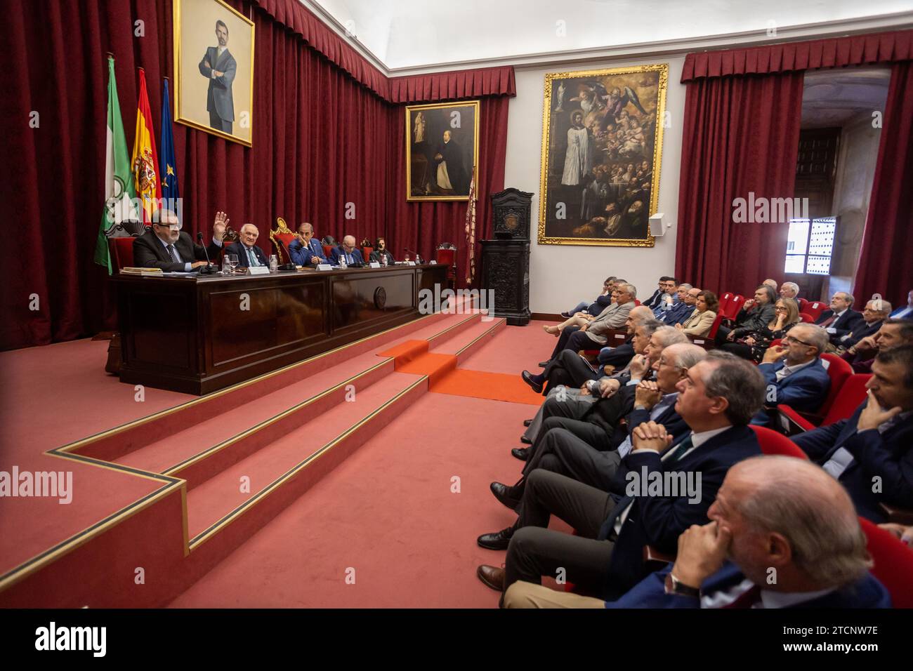 Séville, 10/24/2022. Présentation du livre par Rodríguez de la Borbolla, dans l'Auditorium universitaire. Juan Espadas, Fernando Rodríguez Villalobo, Alfonso Guerra, Manuel Chaves, entre autres, assistez. Photo : Vanessa Gómez. ARCHSEV. Crédit : Album / Archivo ABC / Vanessa Gómez Banque D'Images