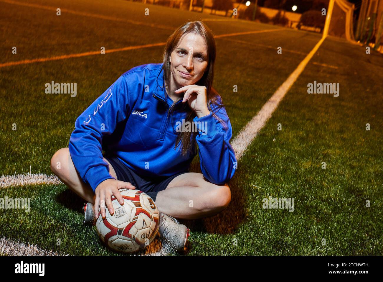 Villaviciosa de Odón (Madrid), 10/31/2022. Terrains de soccer municipaux. Portraits posés d'Alba Palacios, joueuse professionnelle transsexuelle de football. Photo : Guillermo Navarro. ARCHDC. Crédit : Album / Archivo ABC / Guillermo Navarro Banque D'Images