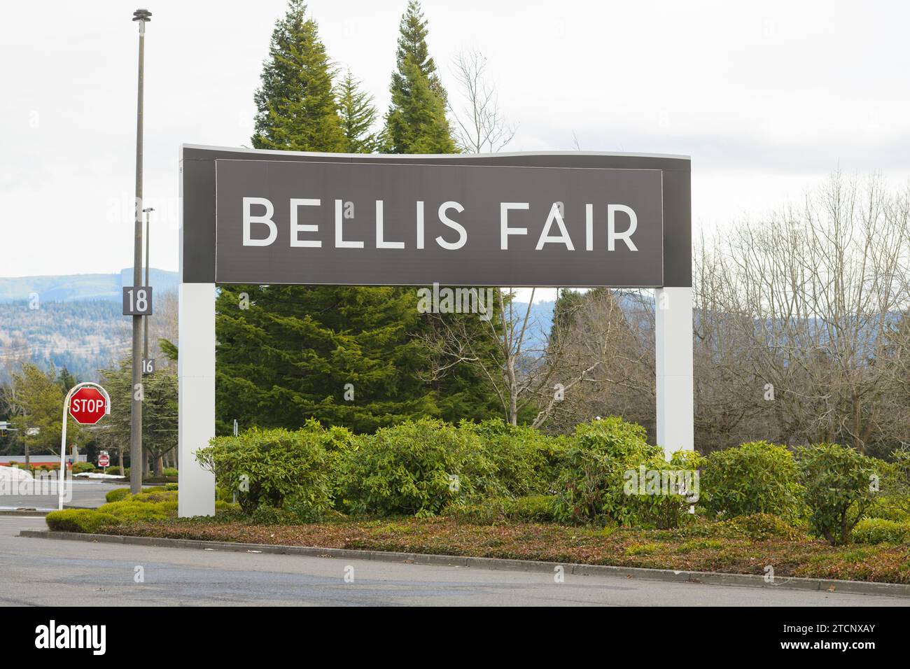 Bellingham, WA, États-Unis - 5 janvier 2023 ; grand panneau avec texte en majuscule pour le centre commercial Bellis Fair Mall à Bellingham près de la frontière canadienne Banque D'Images
