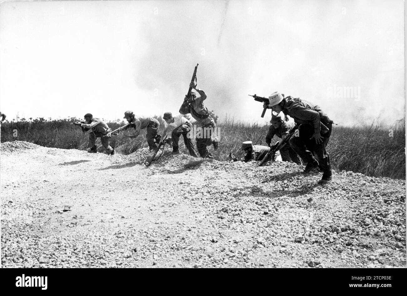 Baie des cochons (Cuba), avril 1961. Un des commandos contre-révolutionnaires qui a atterri sur la plage de Girón. Photographie spectaculaire du combat à Cuba entre les milices de Castro et les forces anti-Castro débarqué à Playa Girón, la tête de pont pour le débarquement raté. Crédit : Album / Archivo ABC / Alcor Banque D'Images