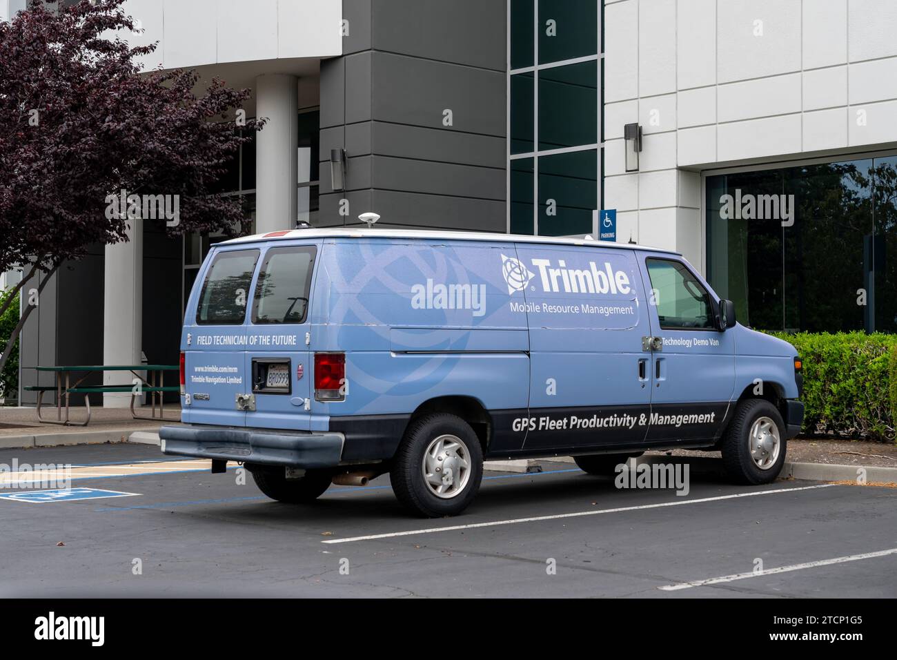 Une fourgonnette Trimble à son bureau de Sunnyvale, Californie, États-Unis Banque D'Images Une fourgonnette Trimble à son bureau de Sunnyvale, Californie, États-Unis Banque D'Images