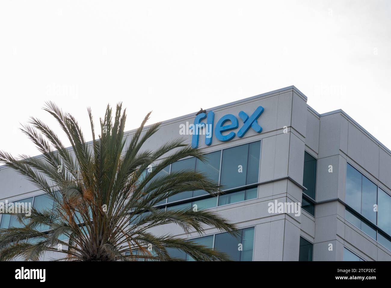 Signe Flex sur le bâtiment de l'America Center dans la Silicon Valley, San Jose, CA, États-Unis Banque D'Images