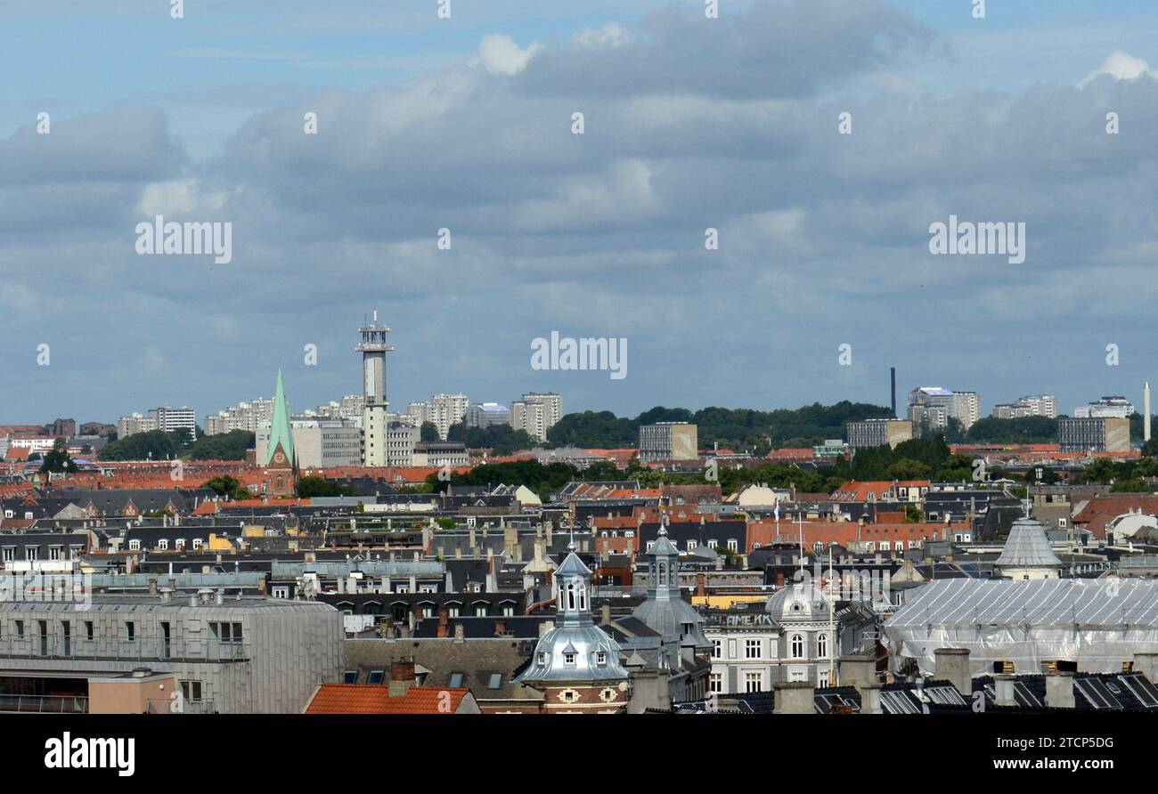 Vues sur la ville depuis le sommet de la Tour ronde dans la vieille ville de Copenhague, Danemark. Banque D'Images