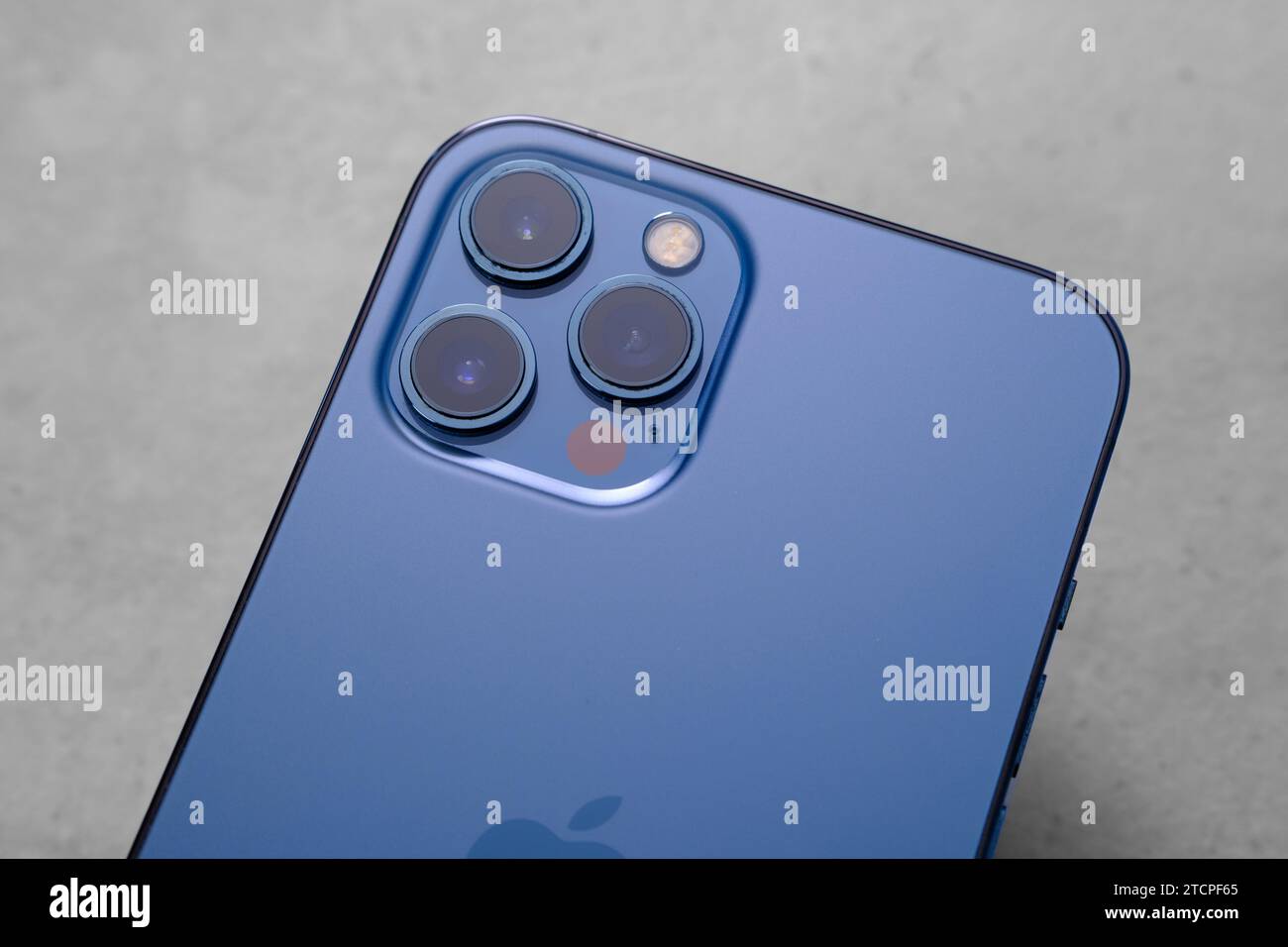 HCMC, VN - décembre 2023. De nombreux types de conception de lentille de caméra de smartphone Banque D'Images
