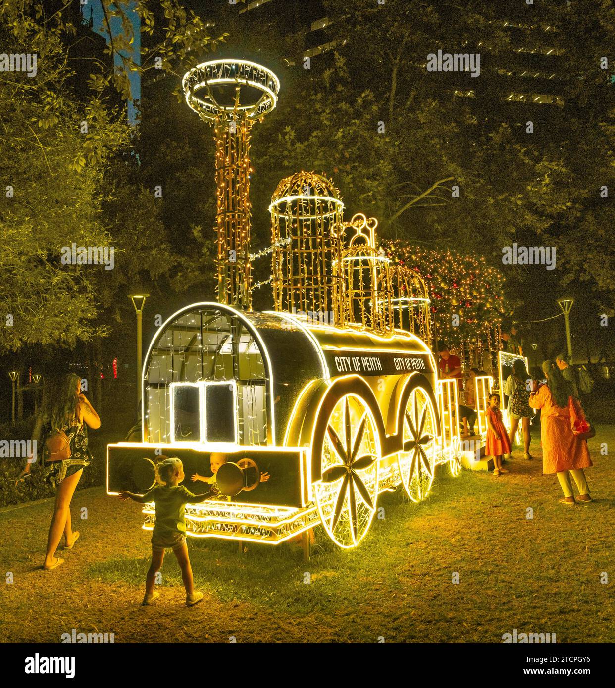 PERTH, AUSTRALIE 12 DÉCEMBRE 2023 le train de Noël vintage fait