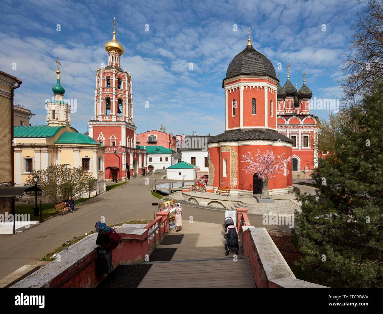 Territoire du monastère de Vysokopetrovsky (monastère supérieur de Saint-Pierre). Moscou, Russie. Banque D'Images