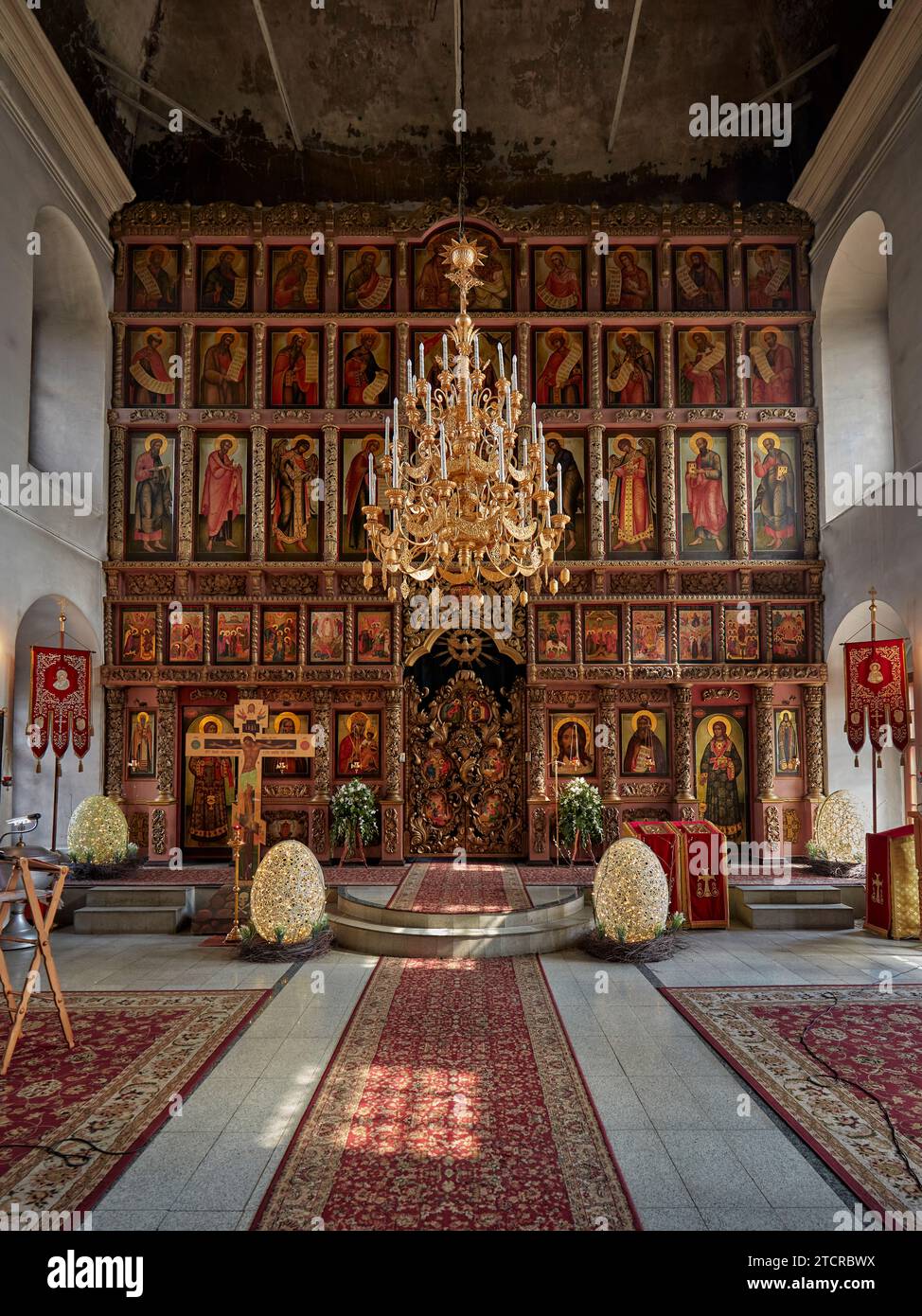 Intérieur de l'église du 17e siècle de Saint Serge de Radonezh au monastère de Vysokopetrovsky (monastère supérieur de Saint-Pierre). Moscou, Russie. Banque D'Images