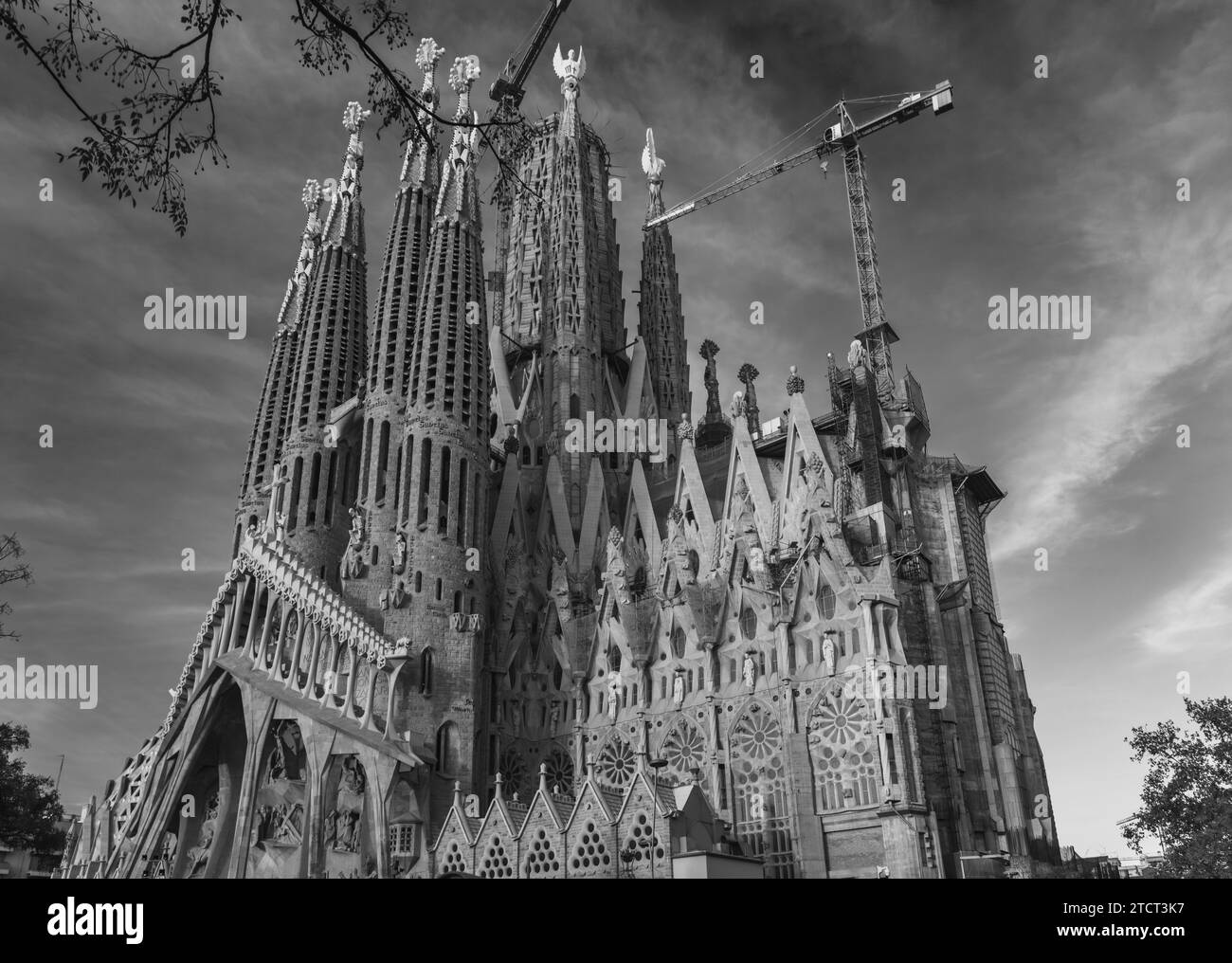 Sagrada Familia par temps ensoleillé, ciel bleu Banque D'Images