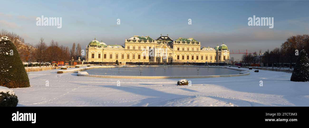 Palais du Belvédère en décembre neige, Autriche Banque D'Images