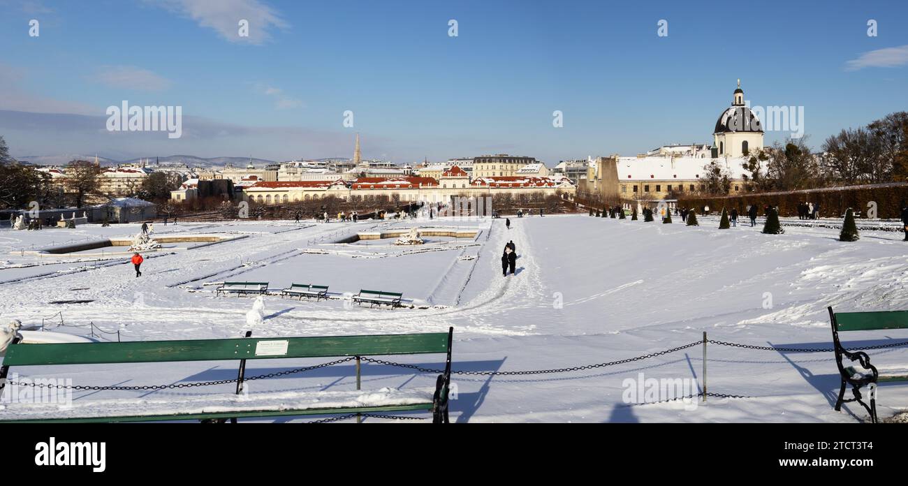 Palais du Belvédère en décembre neige, Autriche Banque D'Images