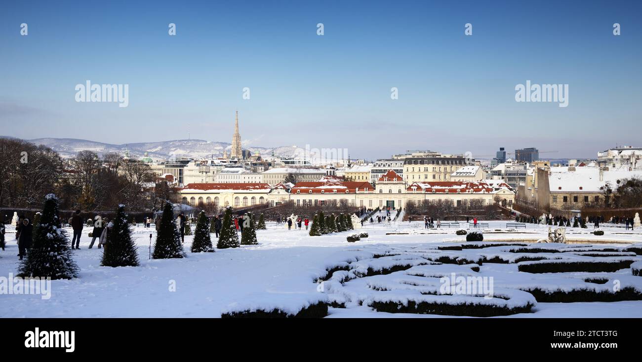 Palais du Belvédère en décembre neige, Autriche Banque D'Images