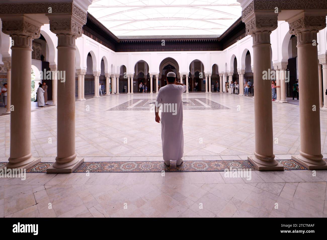 La Grande Mosquée de Paris. Le muezzin appelle à la prière. France. Banque D'Images