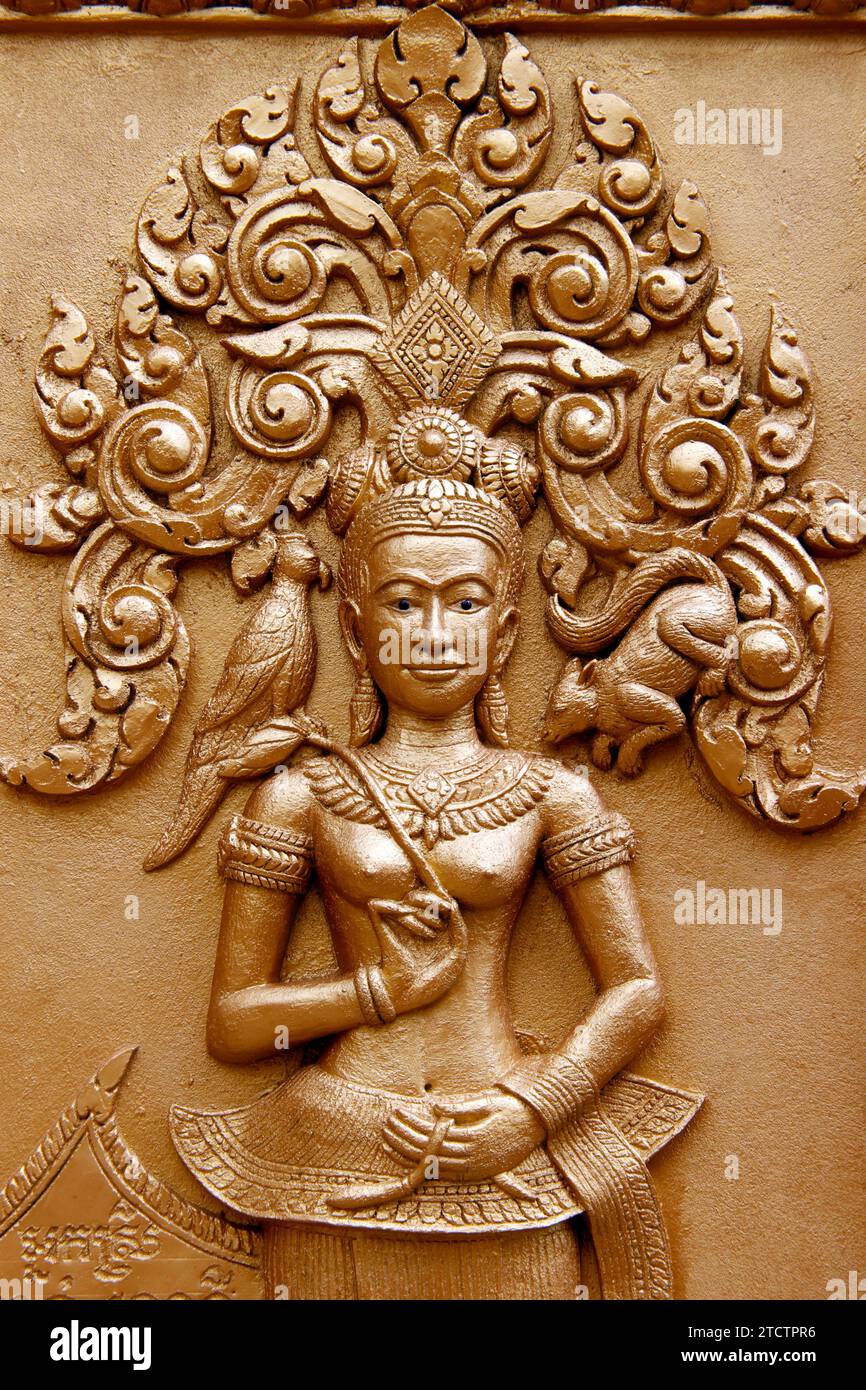 Mongkol Serei Kien Khleang Pagode. Danseur APSARA. APSARA est membre d'une classe d'êtres célestes dans la culture hindoue et bouddhiste. Phnom Penh ; Cambodge Banque D'Images