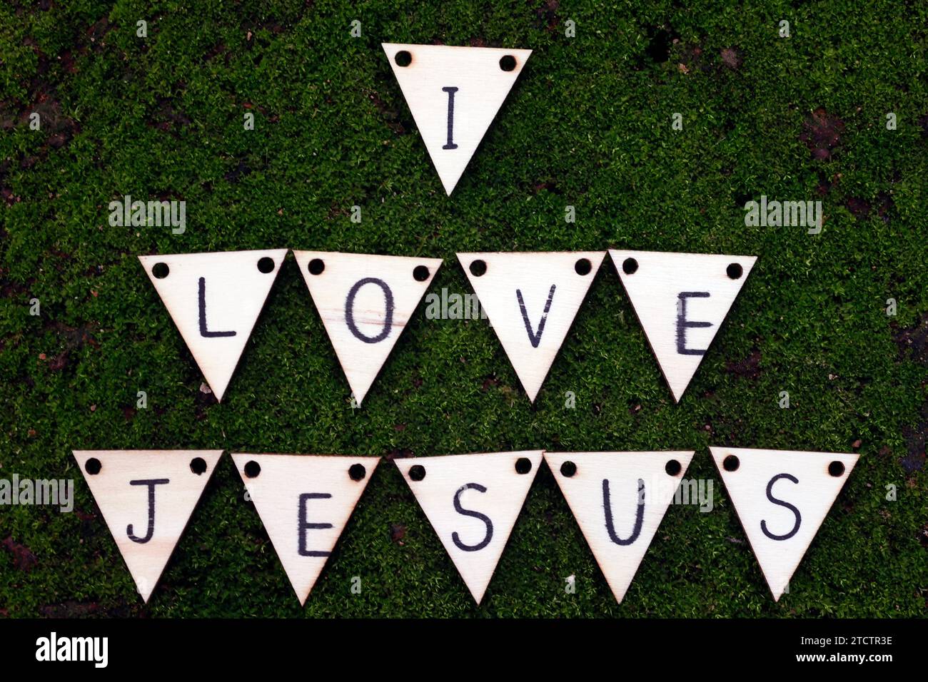 Lettres en bois formant le mot JÉSUS. J'aime Jésus. Symbole chrétien. Banque D'Images