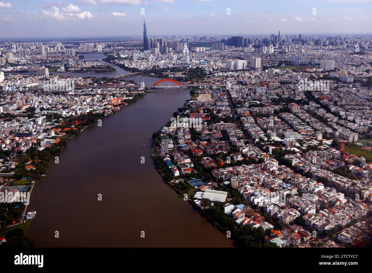 Vue aérienne de Ho Chi Minh-ville et de la rivière Saigon. Banque D'Images