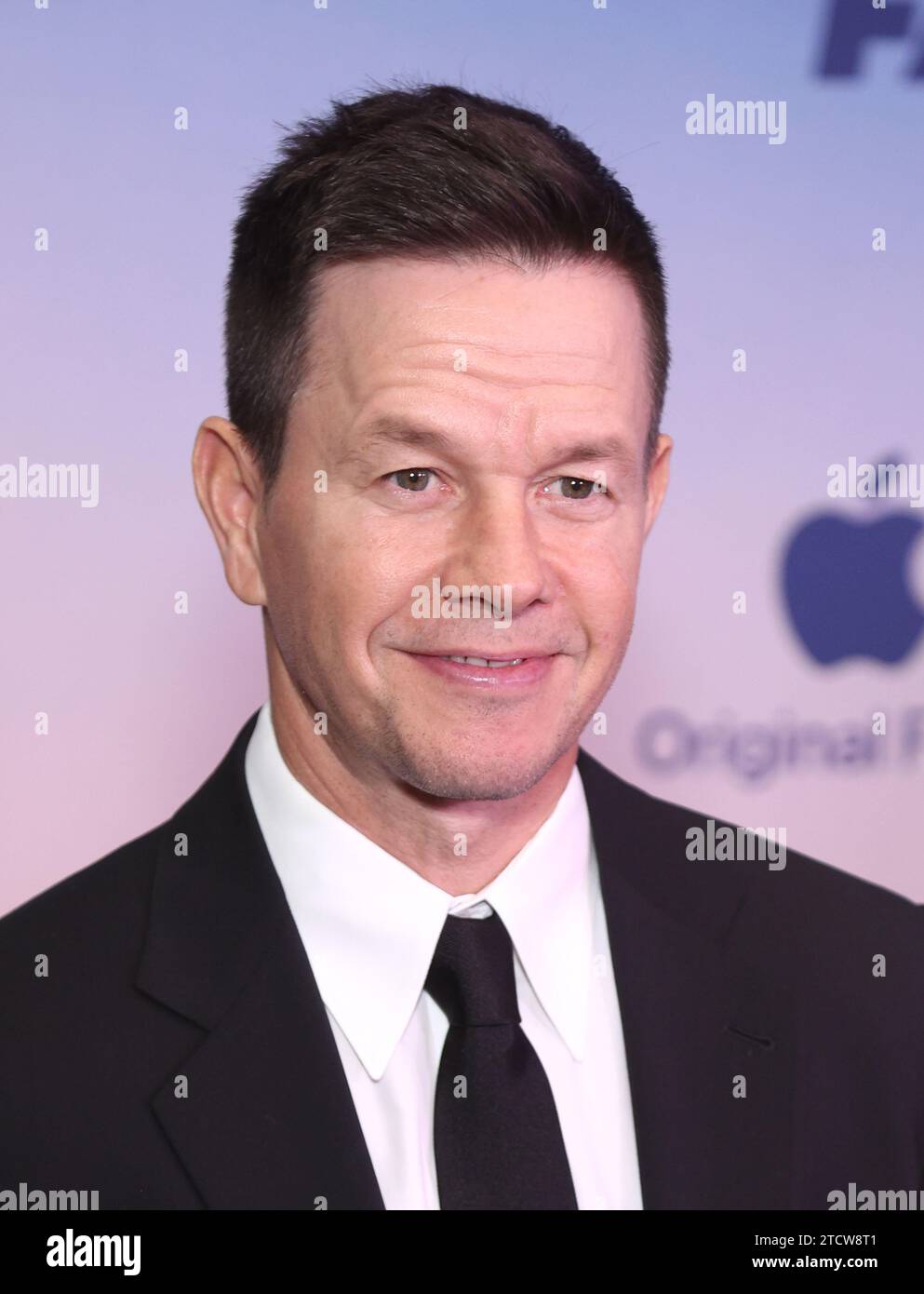 Las Vegas, États-Unis. 13 décembre 2023. Mark Wahlberg arrive à la première mondiale de "The Family Plan" qui s'est tenue au Chelsea au Cosmopolitan de Las Vegas le 13 décembre 2023 à Las Vegas, Nevada © JPA/AFF-USA.com Credit : AFF/Alamy Live News Banque D'Images