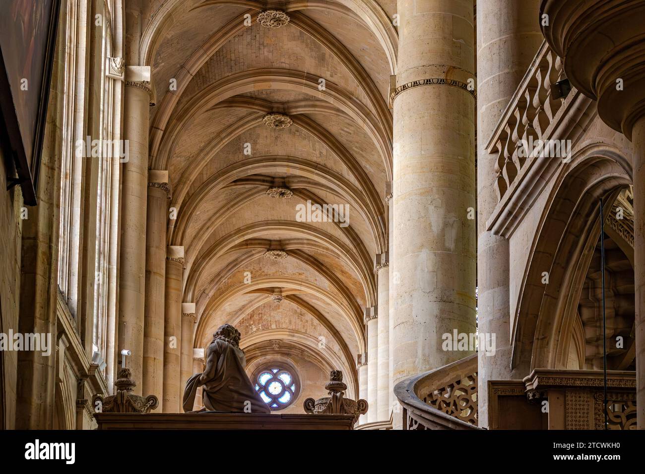 Le plafond voûté à l'intérieur de l'église de Saint-Étienne-du-Mont, Paris, France Banque D'Images