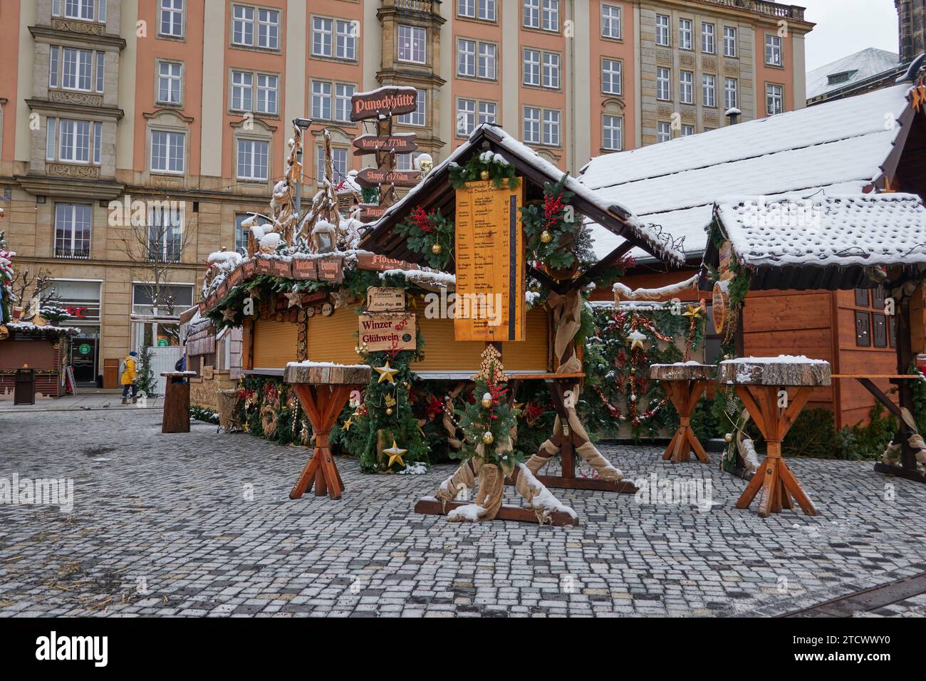 Dresde, Allemagne - 29 novembre 2023 - Dresde Allemagne marché de Noël le jour de son inauguration le 29 novembre 2023 - Striezelmarkt Banque D'Images