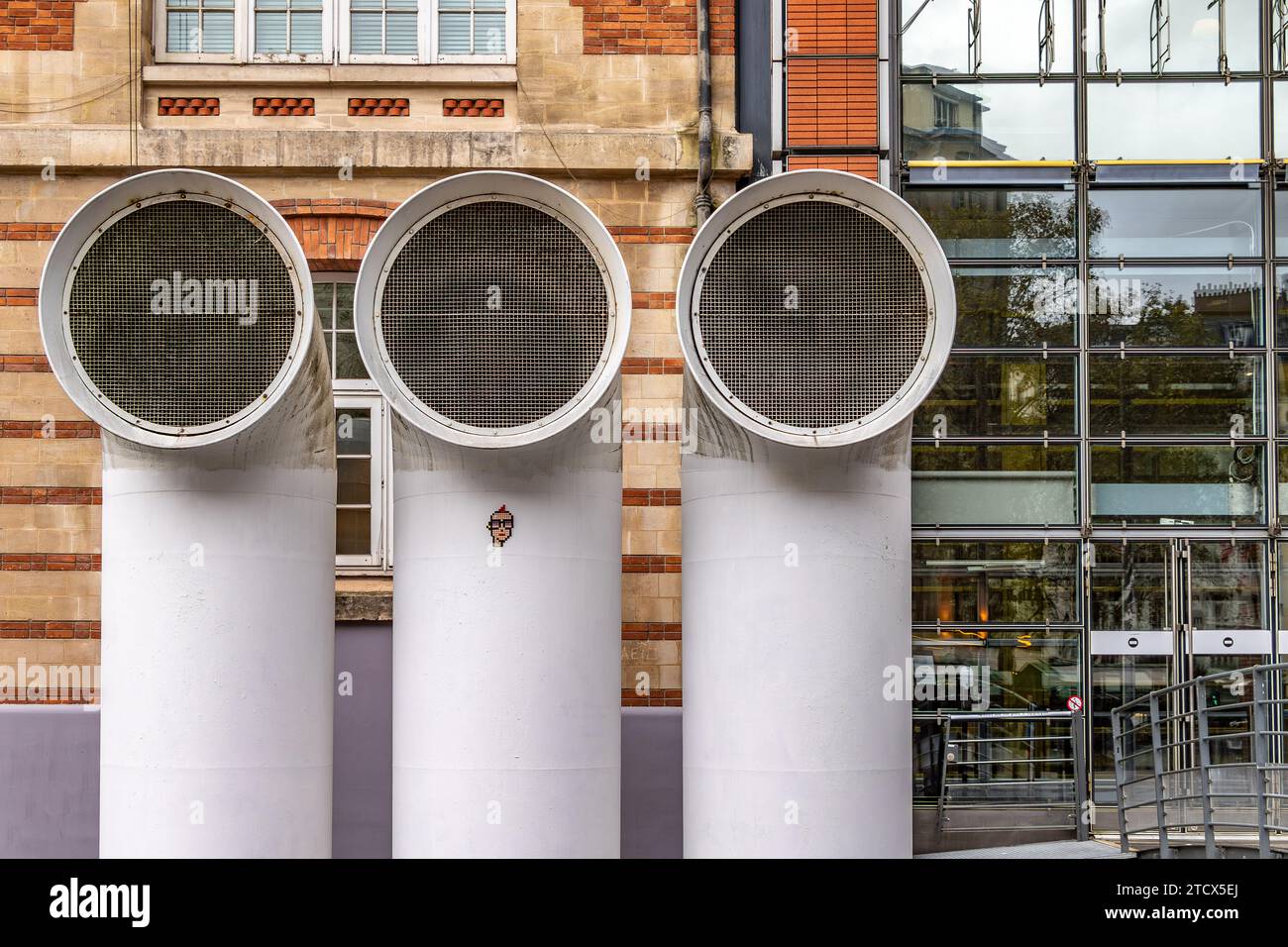 Entonnoirs de climatisation a le centre Pompidou à Paris, France Banque D'Images