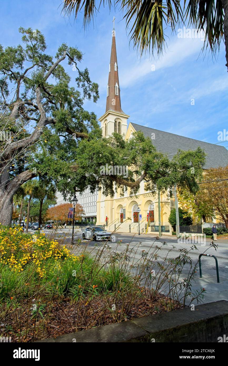 Citadel Square Baptist Church sur Meeting Street à Marion Square dans la ville historique de Charleston en Caroline du Sud — novembre 2023 Banque D'Images