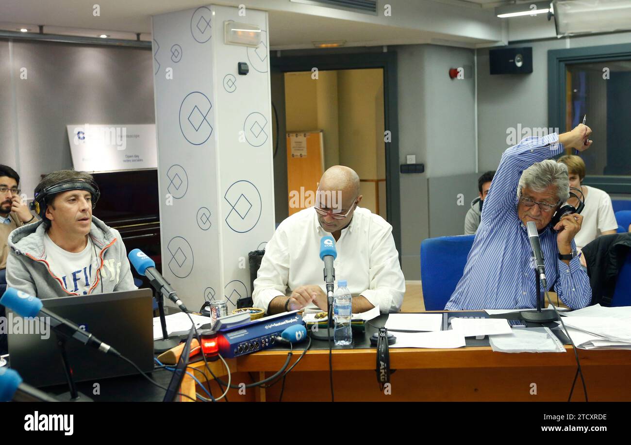 Madrid, 01/15/2015. Paco González directeur du programme radio COPE ?Tiempo de Juego?. Photo : Ángel de Antonio. ARCHDC. Crédit : Album / Archivo ABC / Ángel de Antonio Banque D'Images