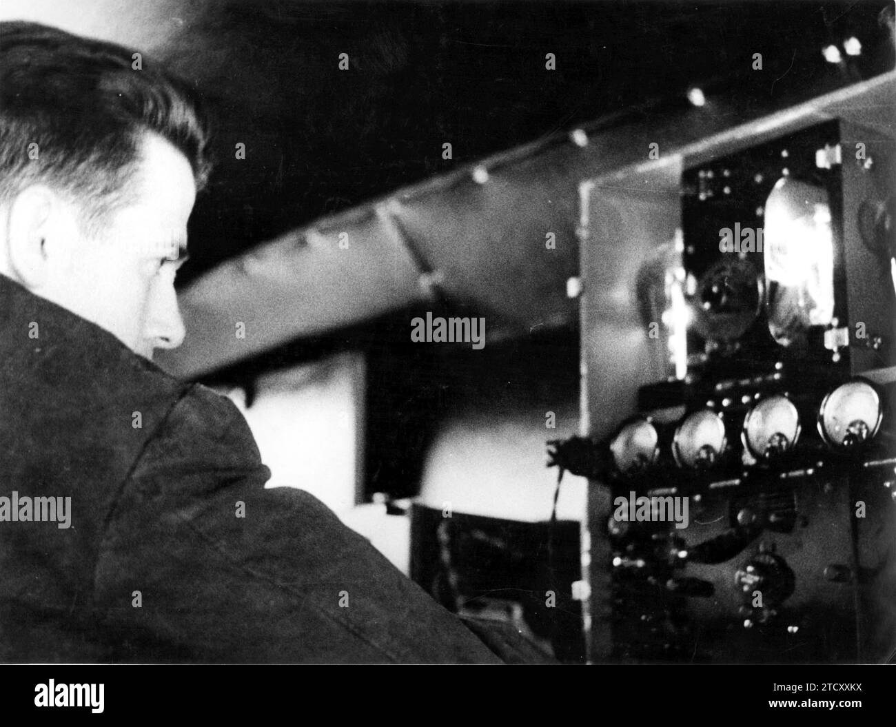 09/30/1936. La radio installée dans une «voiture», à partir de laquelle le contact a été constamment maintenu avec toutes les lignes. Crédit : Album / Archivo ABC / Albero y Segovia Banque D'Images