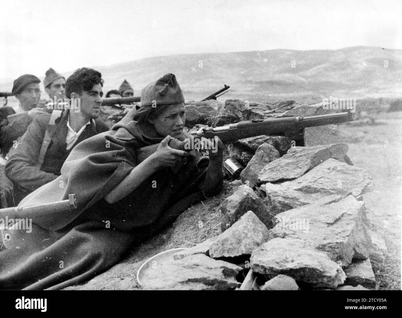 Madrid. 07/25/1936. Une milice sur la première ligne de la Sierra de Guadarrama avance. Crédit : Album / Archivo ABC / Albero y Segovia Banque D'Images