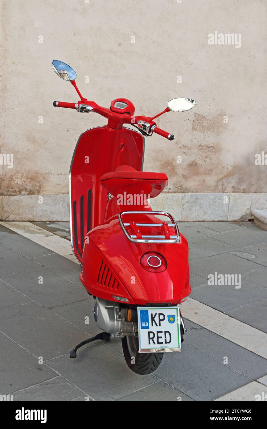 Vespa Red, scooter Limited Edition, Piran, Slovénie Banque D'Images