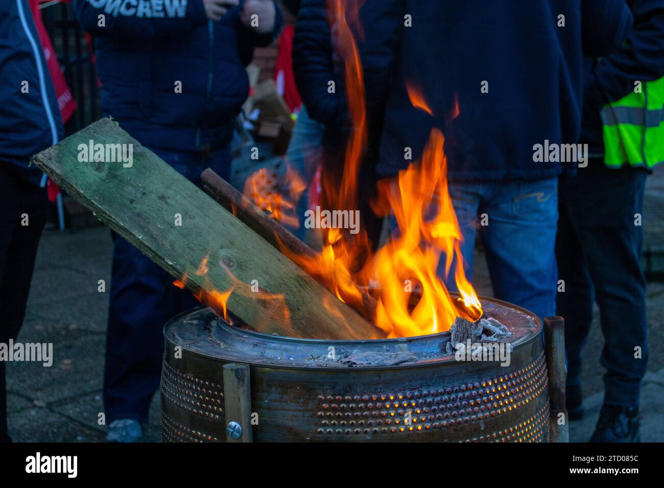 Belfast, Royaume-Uni, 15 12 2023, Glengall Street Great Victoria Street Picket line lors de la grève des travailleurs de Translink Credit : HeadlineX/Alamy Live Banque D'Images