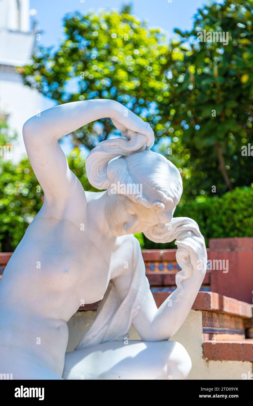 Château de Hearst, Californie - 27 avril 2017- William R. Hearst Castle. San Simeon California State Historical Monument. Sculptures blanches grecques et romaines. Statue de marbre sur le terrain du château de Hearst Banque D'Images