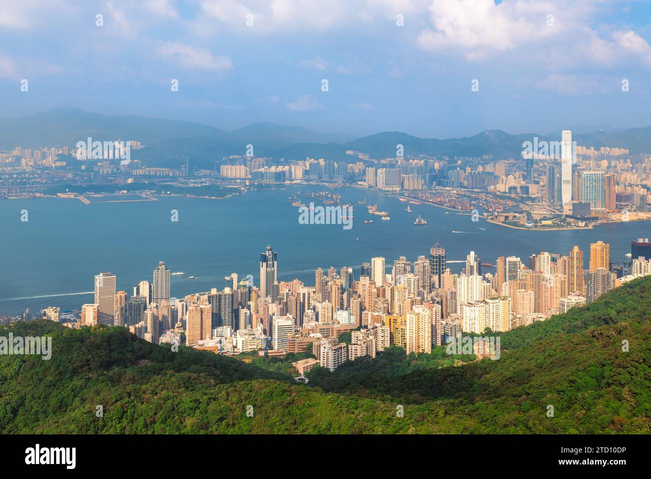 vue sur le port victoria et l'île de hong kong au-dessus du haut sommet ouest à hong kong, chine Banque D'Images