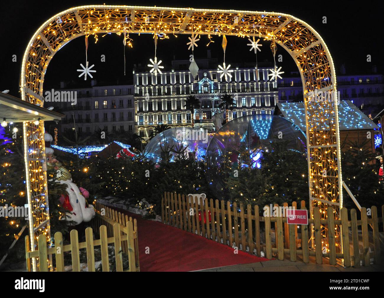 Illuminations de chalets de Noël à Toulon France Provence Banque D'Images