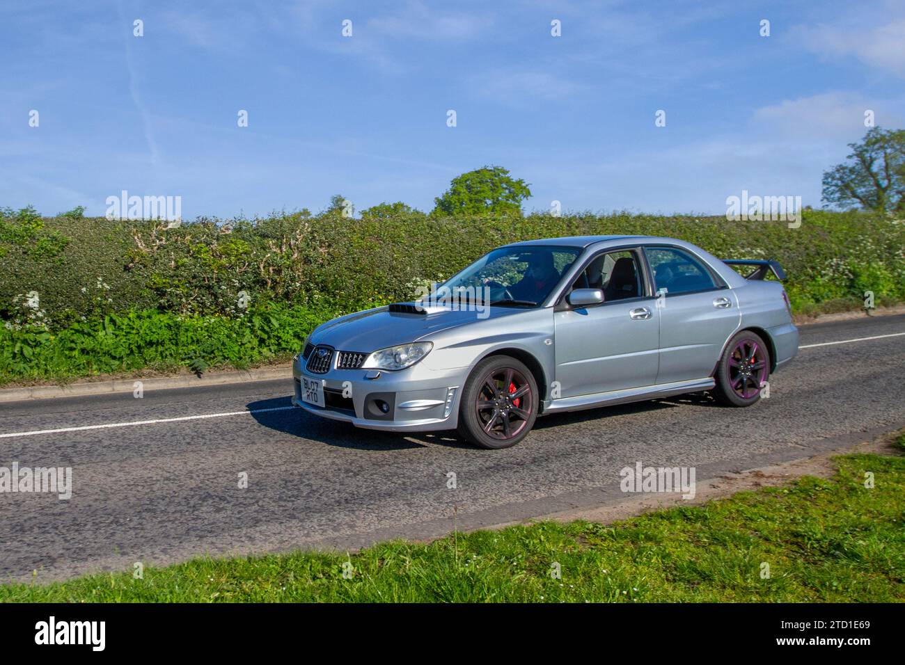 2005 argent Subaru Impreza berline 1994 cc, voiture compacte sport à traction intégrale ; Vintage, moteurs classiques restaurés, collectionneurs automobiles passionnés d'automobile, voitures anciennes voyageant dans le Cheshire, Royaume-Uni Banque D'Images