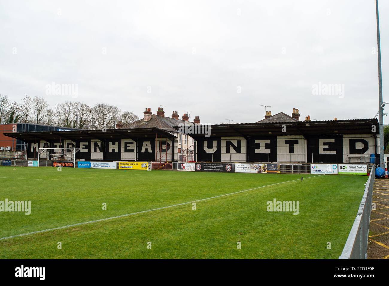 Maidenhead, Berkshire, Royaume-Uni. 15 décembre 2023. Les membres du cabinet du Royal Borough of Windsor & Maidenhead ont voté à l'unanimité contre l'autorisation pour le Maidenhead United football Club de déménager de York Road dans le centre-ville de Maidenhead à Braywick Park dans le Berkshire. Cela faisait suite à deux pétitions, l'une en faveur de la motion et l'autre contre. En rendant leur décision, les conseillers ont mentionné la perte d'espace ouvert que cela signifierait si le Club déménageait à Braywick Park. Crédit : Maureen McLean/Alamy Live News Banque D'Images