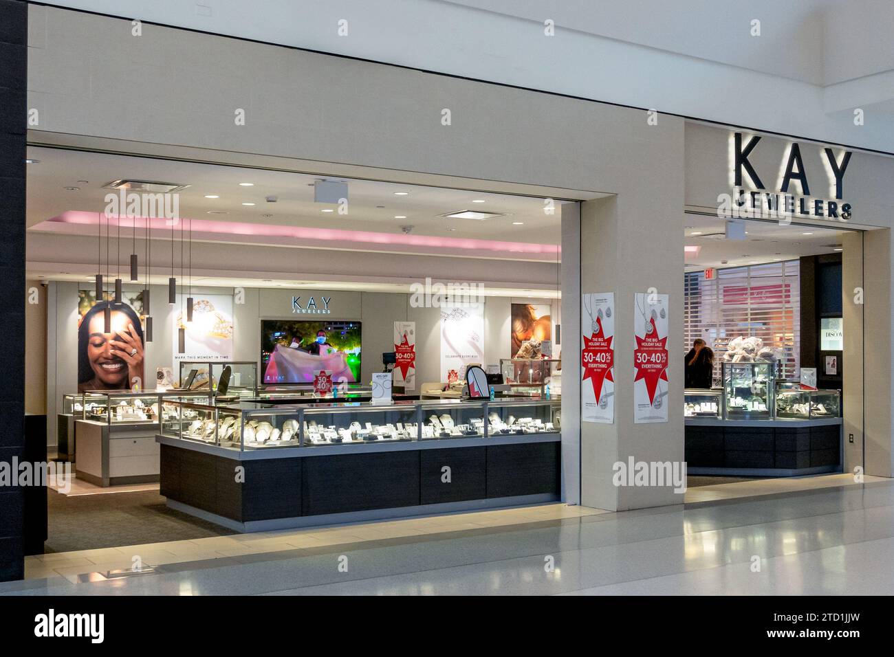 BLOOMINGTON, MN, ÉtatsUnis 12 DÉCEMBRE 2023Kay Jewelers au centre