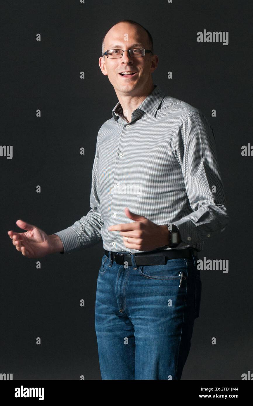 L'économiste et journaliste anglais Tim Harford assiste à un photocall lors du Festival international du livre d'Édimbourg le 2017 août à Édimbourg, Scotla Banque D'Images
