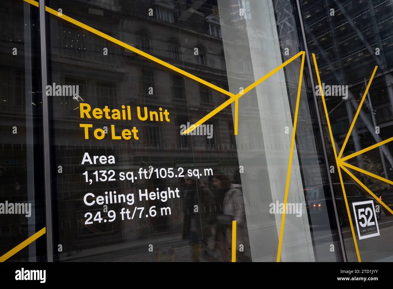 Comme annoncé dans une adresse vacante, un espace commercial est disponible à la location sur Lime Street dans la City de Londres, le quartier financier de la capitale, le 15 décembre 2023, à Londres, en Angleterre. Banque D'Images