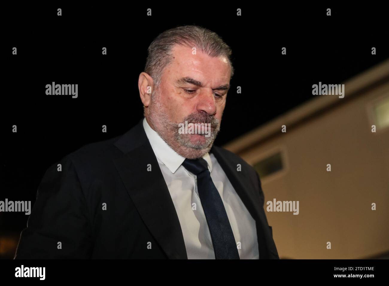 Ange Postecoglou Manager de Tottenham Hotspur arrive lors du match de Premier League Nottingham Forest vs Tottenham Hotspur à City Ground, Nottingham, Royaume-Uni, le 15 décembre 2023 (photo de Gareth Evans/News Images) Banque D'Images